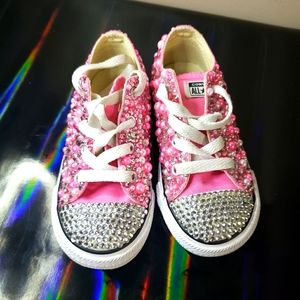 CONVERSE LIKE NEW Size 8 girls Custom Rhinestone  sneaker